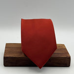 Cruciani &amp; Bella
100% Silk&nbsp;
Tipped
Rust Plain Tie
Handmade in Italy
8,5 cm x 148 cm
New Old Stock