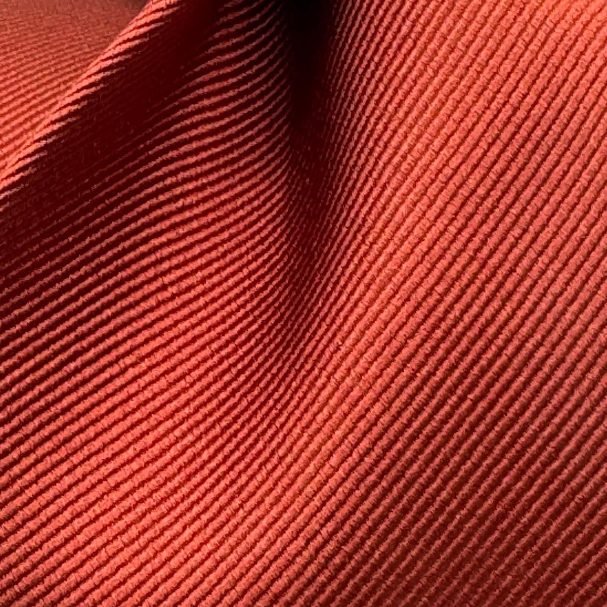 Cruciani &amp; Bella
100% Silk&nbsp;
Tipped
Rust Plain Tie
Handmade in Italy
8,5 cm x 148 cm
New Old Stock
