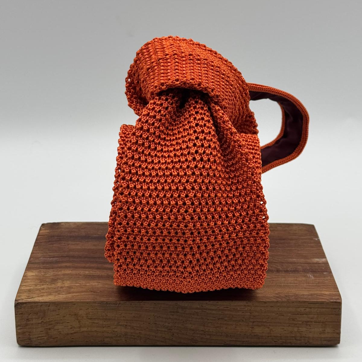 Cruciani &amp; Bella
100% Silk
Knitted Pointed Tie

Orange Plain
Handmade in Italy
8 cm x 147 cm
New Old Stock