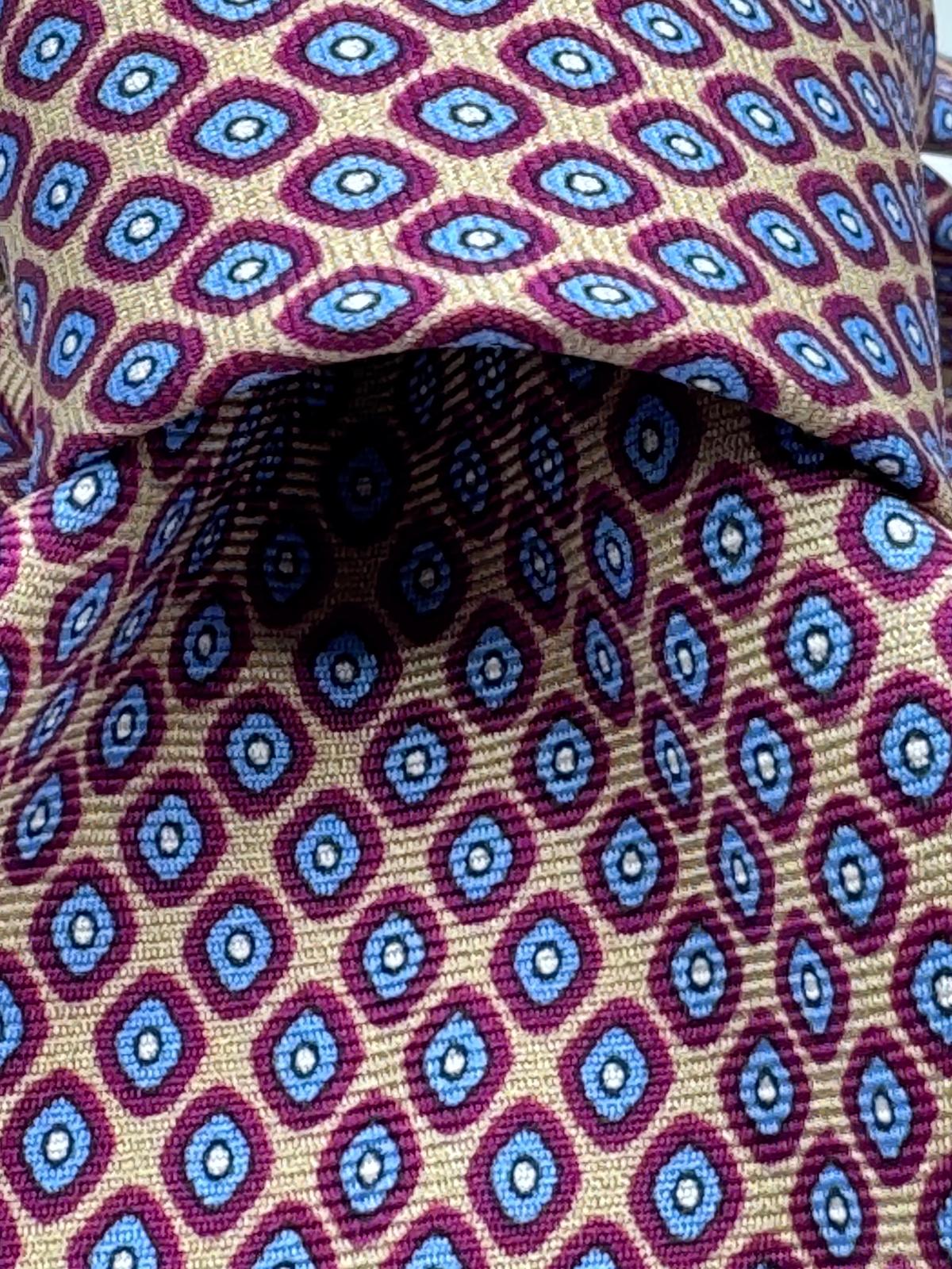 Cruciani &amp; Bella
100% Printed Silk&nbsp;
Tipped
Beige, Red, Light Blue and White Motif Tie
Handmade in Italy
8,5 cm x 148 cm
New Old Stock