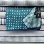 Holliday &amp; Brown
Hand-rolled&nbsp;&nbsp;
Holliday &amp; Brown for Cruciani &amp; Bella
100% Silk
Octanium and White
Double Faces
Dots and Pied de Poule Motif&nbsp; Pocket Square
Handmade in Italy

32 cm X 32 cm