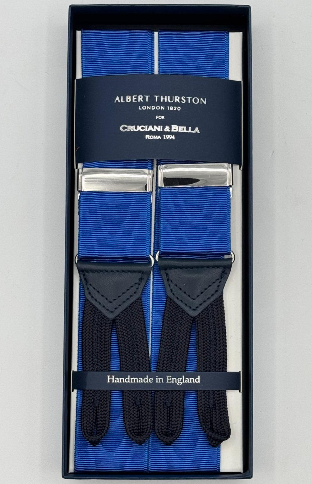 Albert Thurston for Cruciani &amp; Bella
Made in England
Adjustable Sizing
40 mm Woven Barathea
Royal Blue Moirè Plain Color Braces
Braid ends
Y-Shaped
Nickel Fittings
Size Multifit Adjustable&nbsp;Length:&nbsp;115cm (= 45 inch) Maximum