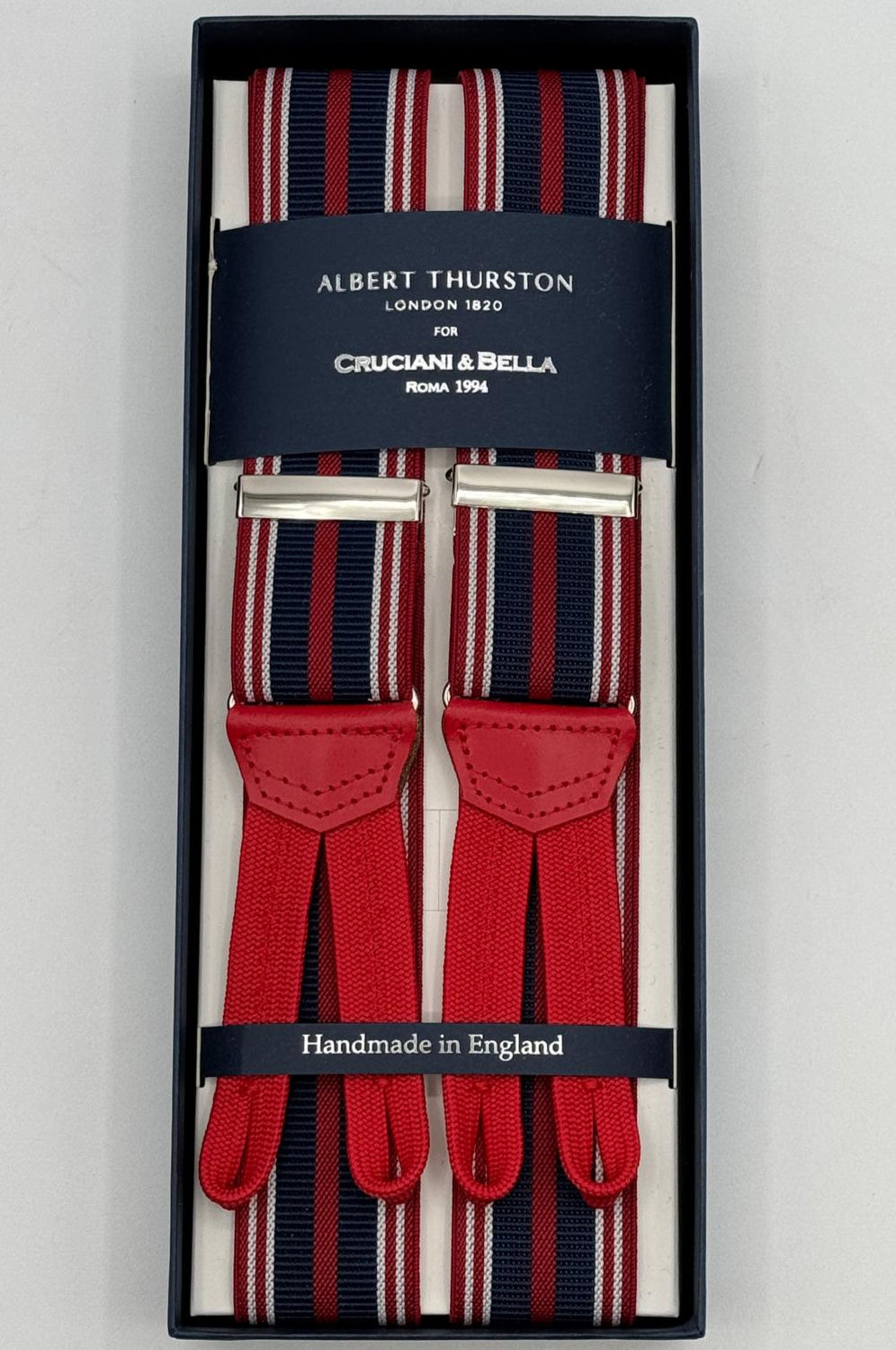 Albert Thurston for Cruciani &amp; Bella
Made in England
Adjustable Sizing
35 mm elastic&nbsp; braces
Red and Light Blue Stripes braces
Braid ends
Y-Shaped
Nickel Fittings
Size Multifit Adjustable&nbsp;Length:&nbsp;115cm (= 45 inch) Maximum