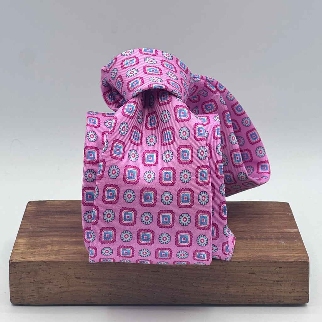 Cruciani &amp; Bella
100% Printed Silk&nbsp;
Tipped
Light Pink, Pink, Light Blue and White Motif Tie
Handmade in Italy
8,5 cm x 148 cm
New Old Stock