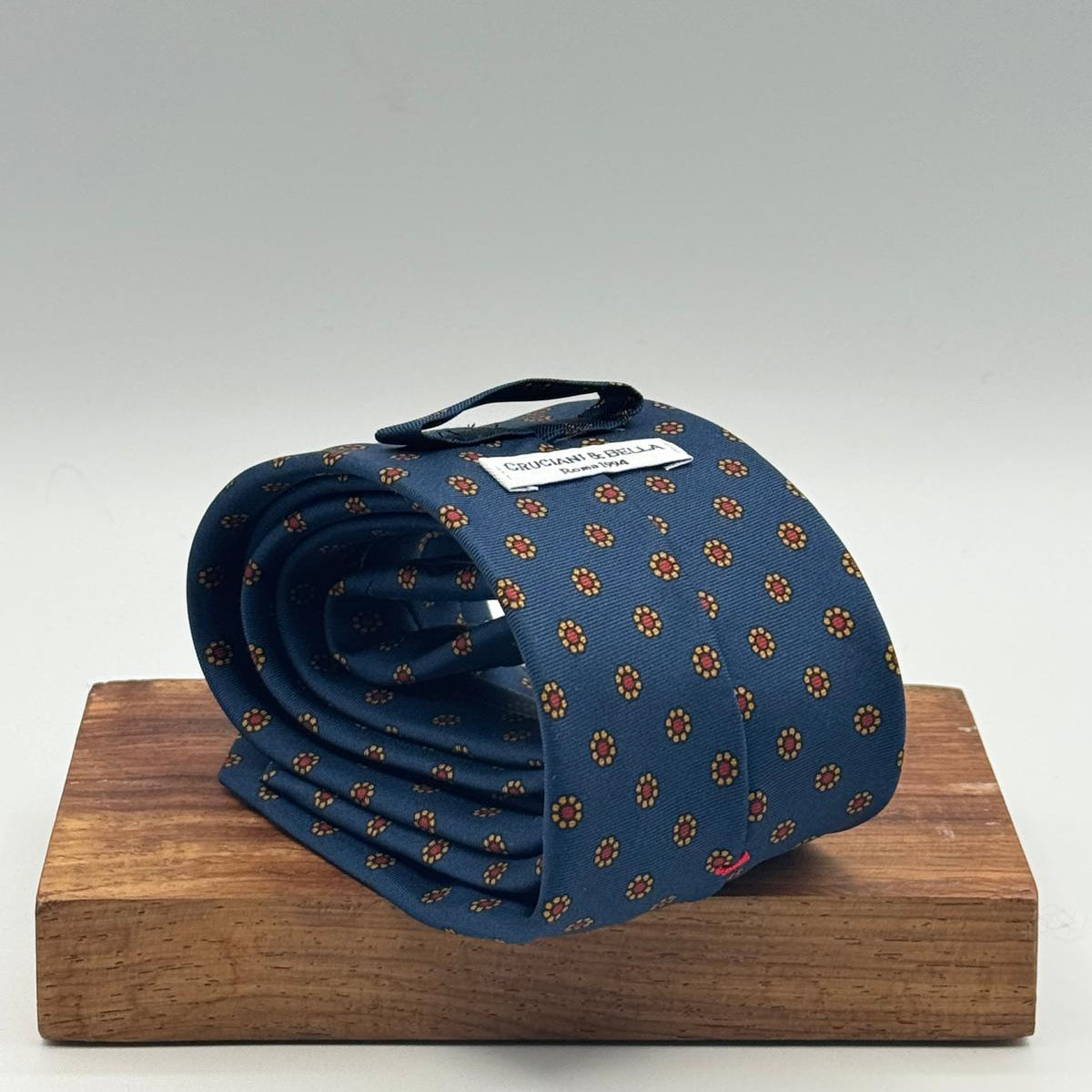 Cruciani &amp; Bella
100% Printed Silk&nbsp;
Tipped
Light Blue, Red and Yellow Floral Motif Tie
Handmade in Italy
8 cm x 148 cm
New Old Stock