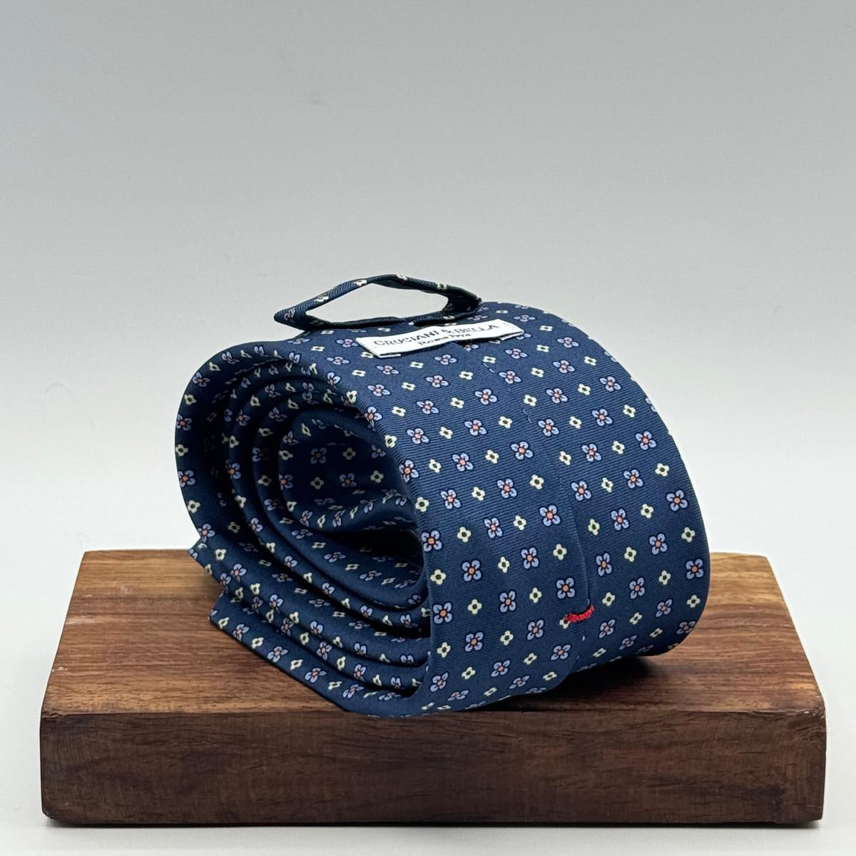 Cruciani &amp; Bella
100% Printed Silk&nbsp;
Tipped
Blue, Light Blue and White Motif Tie
Handmade in Italy
8 cm x 148 cm
New Old Stock