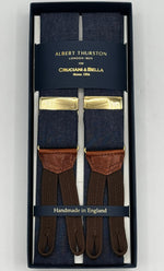 Albert Thurston for Cruciani &amp; Bella
Made in England
Adjustable Sizing
40 mm braces
100% Cotton Chambray
Blue Plain Color
Braid ends
Y-Shaped
Gold Fittings
Size Multifit Adjustable&nbsp;Length:&nbsp;115cm (= 45 inch) Maximum