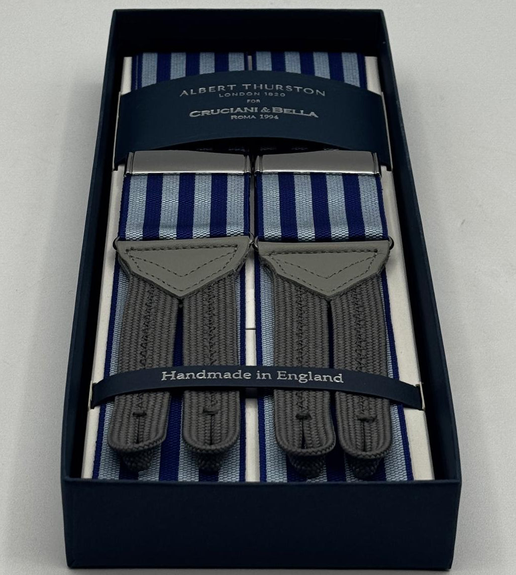 Albert Thurston for Cruciani &amp; Bella
Made in England
Adjustable Sizing
40 mm Woven Barathea&nbsp;
Grey and Bleu Stripes Braces
Braid ends
Y-Shaped
Nickel Fittings
Size Multifit Adjustable&nbsp;Length:&nbsp;115cm (= 45 inch) Maximum