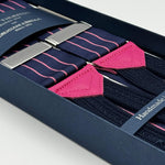 Albert Thurston for Cruciani &amp; Bella
Made in England
Adjustable Sizing
40 mm Woven Barathea&nbsp;
Bleu and Pink Stripes Braces
Braid ends
Y-Shaped
Nickel Fittings
Size Multifit Adjustable&nbsp;Length:&nbsp;115cm (= 45 inch) Maximum