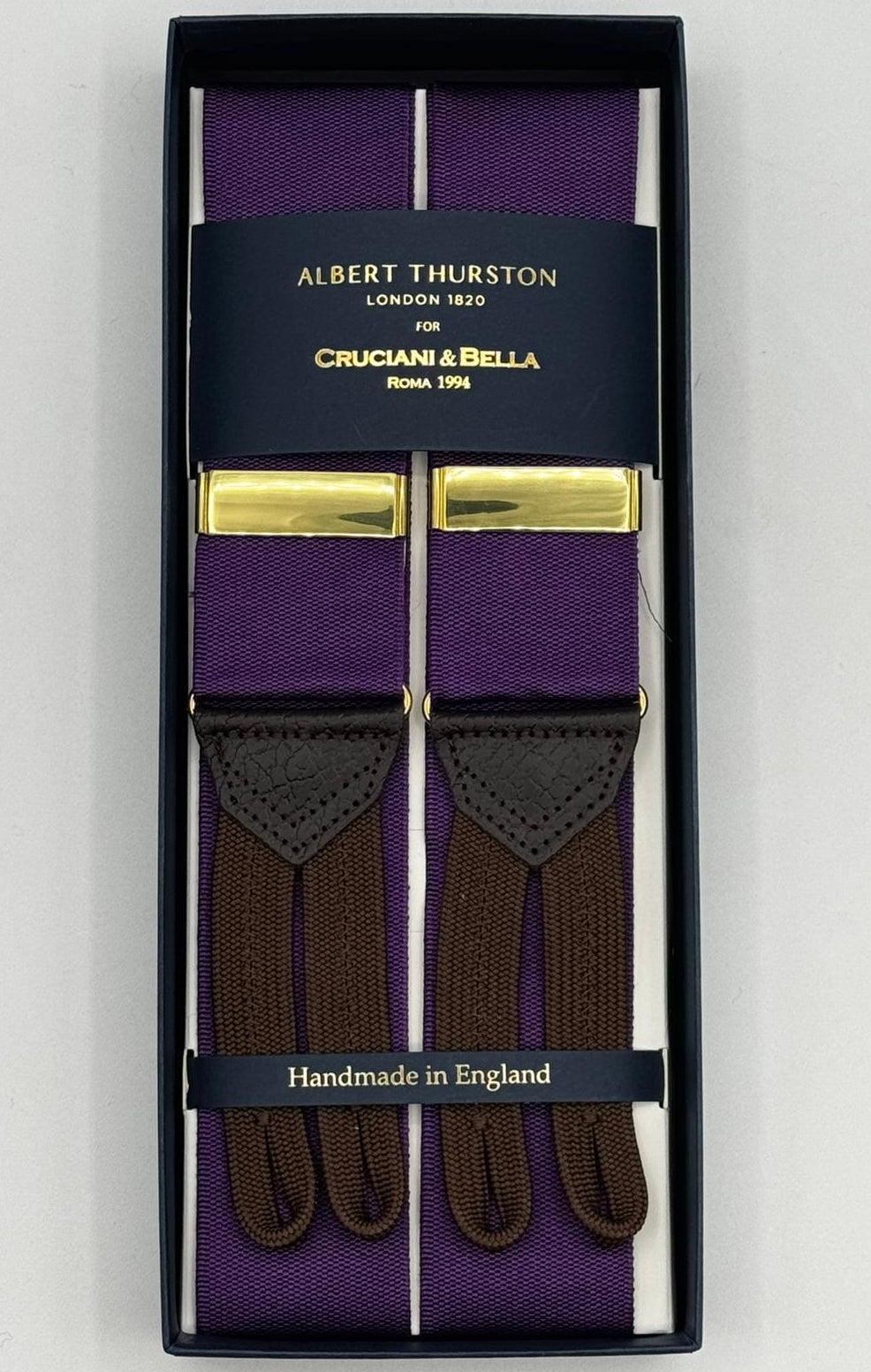 Albert Thurston for Cruciani &amp; Bella
Made in England
Adjustable Sizing
40 mm Woven Barathea&nbsp;
Wisteria Plain braces
Braid ends
Y-Shaped
Gold Fittings
Size Multifit Adjustable&nbsp;Length:&nbsp;115cm (= 45 inch) Maximum