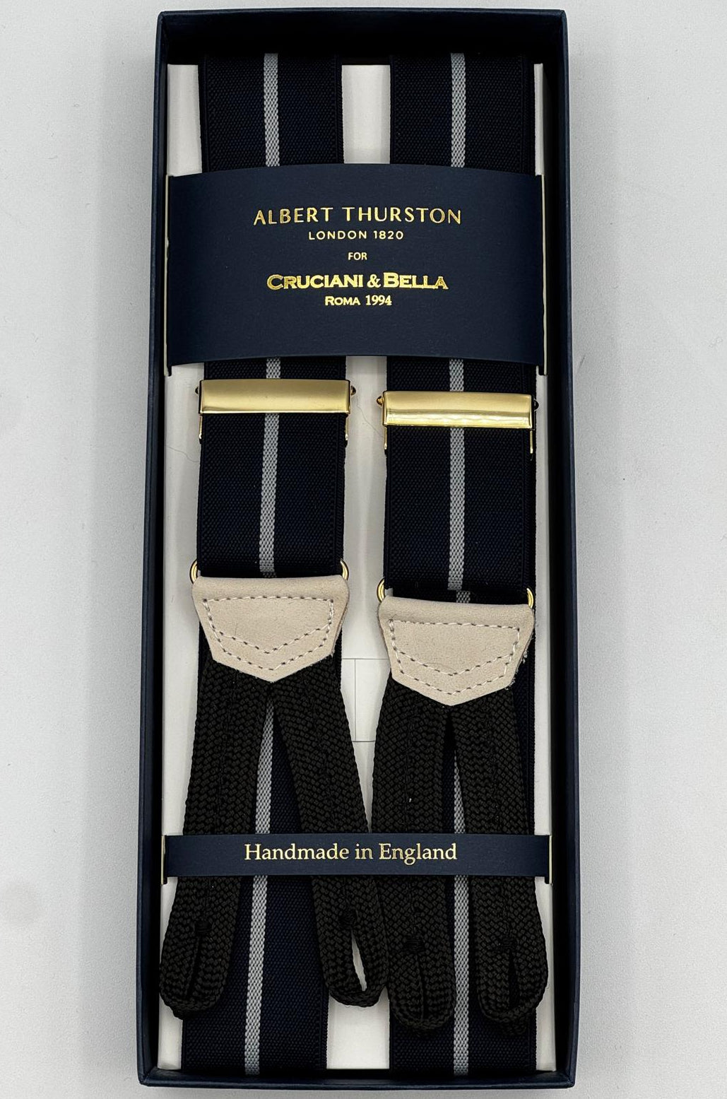 Albert Thurston for Cruciani &amp; Bella
Made in England
Adjustable Sizing
35 mm elastic Blue and Grey Stripe braces
Braid ends
Y-Shaped
Gold Fittings
Size Multifit Adjustable&nbsp;Length:&nbsp;115cm (= 45 inch) Maximum