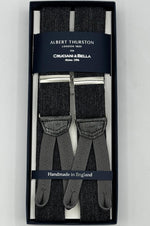 Albert Thurston for Cruciani &amp; Bella
Made in England
Adjustable Sizing
35 mm elastic Grey Melange braces
Braid ends
Y-Shaped
Nickel Fittings
Size Multifit Adjustable&nbsp;Length:&nbsp;115cm (= 45 inch) Maximum