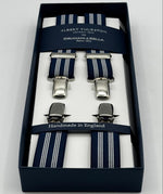 Albert Thurston for Cruciani &amp; Bella

Made in England
Clip on
Adjustable Sizing
25 mm elastic braces
Blue and White Stripes
X-Shaped
Nickel Fittings
Size Multifit Adjustable&nbsp;Length:&nbsp;115cm (= 45 inch) Maximum
