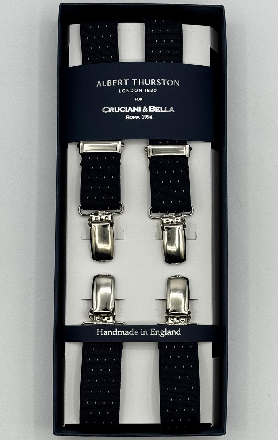Albert Thurston for Cruciani &amp; Bella

Made in England
Clip on
Adjustable Sizing
25 mm elastic braces
Blue whit White Dots
X-Shaped
Nickel Fittings
Size Multifit Adjustable&nbsp;Length:&nbsp;115cm (= 45 inch) Maximum