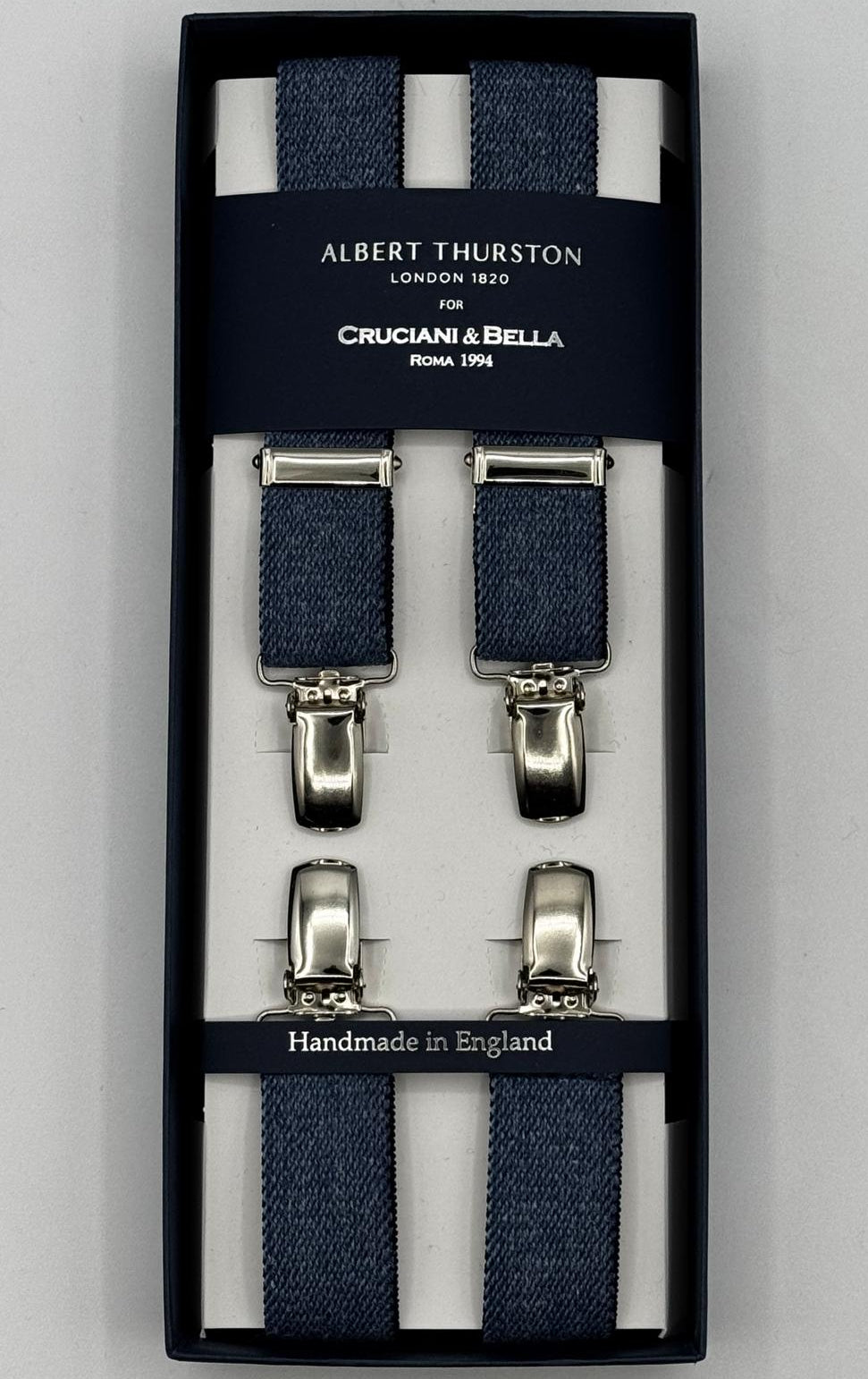 Albert Thurston for Cruciani &amp; Bella

Made in England
Clip on
Adjustable Sizing
25 mm elastic braces
Light Blue Melange&nbsp;
X-Shaped
Nickel Fittings
Size Multifit Adjustable&nbsp;Length:&nbsp;115cm (= 45 inch) Maximum