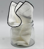 Cruciani &amp; Bella
60%Linen 40% Cotton
Hand-rolled&nbsp; -&nbsp; Pocket Square
White and Black
Handmade in Italy

33 cm X 33 cm