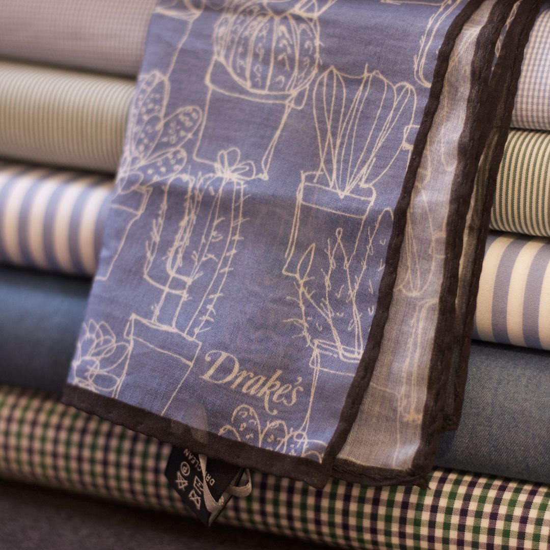 Drake's 72% Cotton 28% Silk Hand-rolled Light Blue and White -  Pocket Square Handmade in Italy 41 cm X 41cm