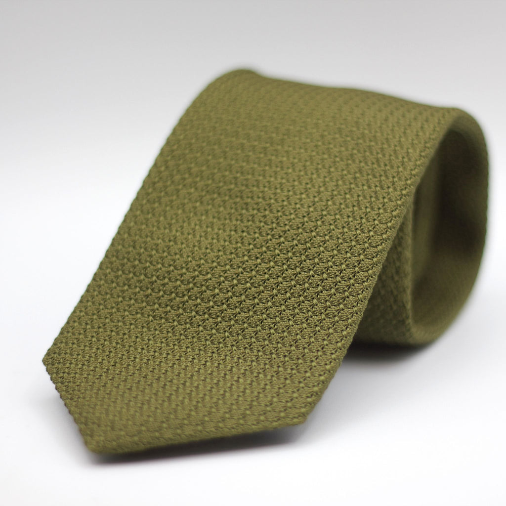 Cruciani & Bella 100% Silk Grenadine Garza Grossa Woven in Italy Tipped Light Green plain tie Handmade in Italy 8 cm x 150 cm