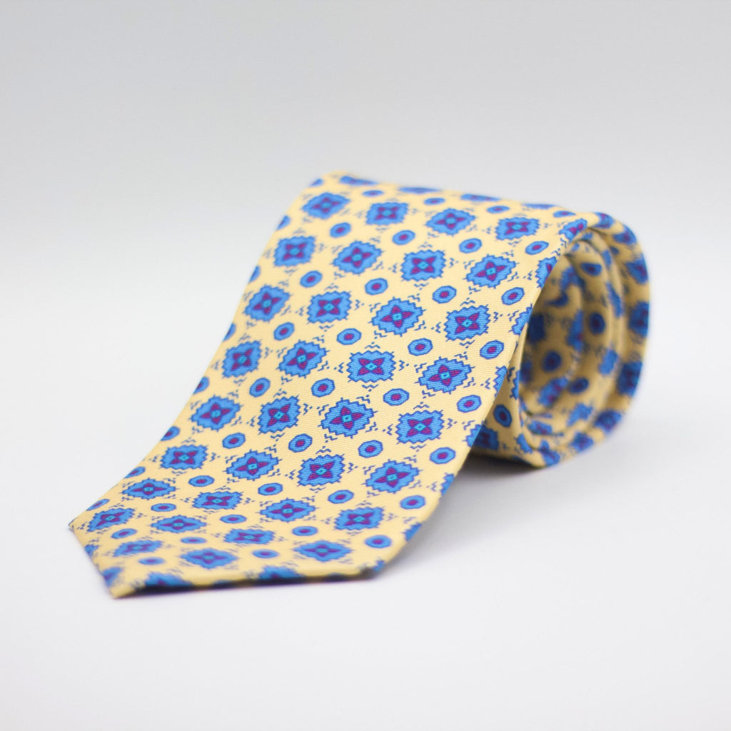 Cruciani &amp; Bella 100% Printed Silk Silk Made in England&nbsp; Self-tipped Light Yellow, Blue and Purple Motif Tie 8 cm x 150 cm Handmade in &nbsp;England