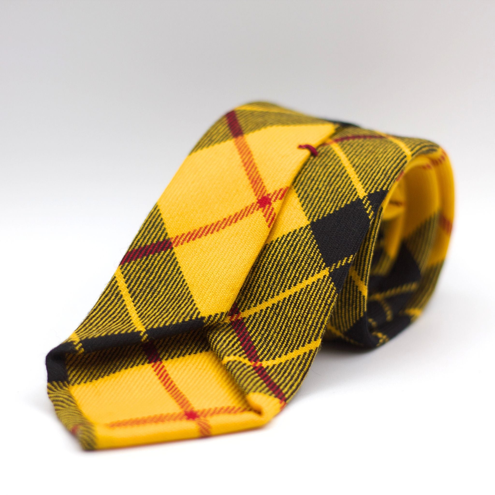 Cruciani & Bella 100% Italian Woven Wool Tartan Unlined Hand rolled blades MacLeod Dress Modern Tartan Tie Handmade in Italy 8 cm x 150 cm