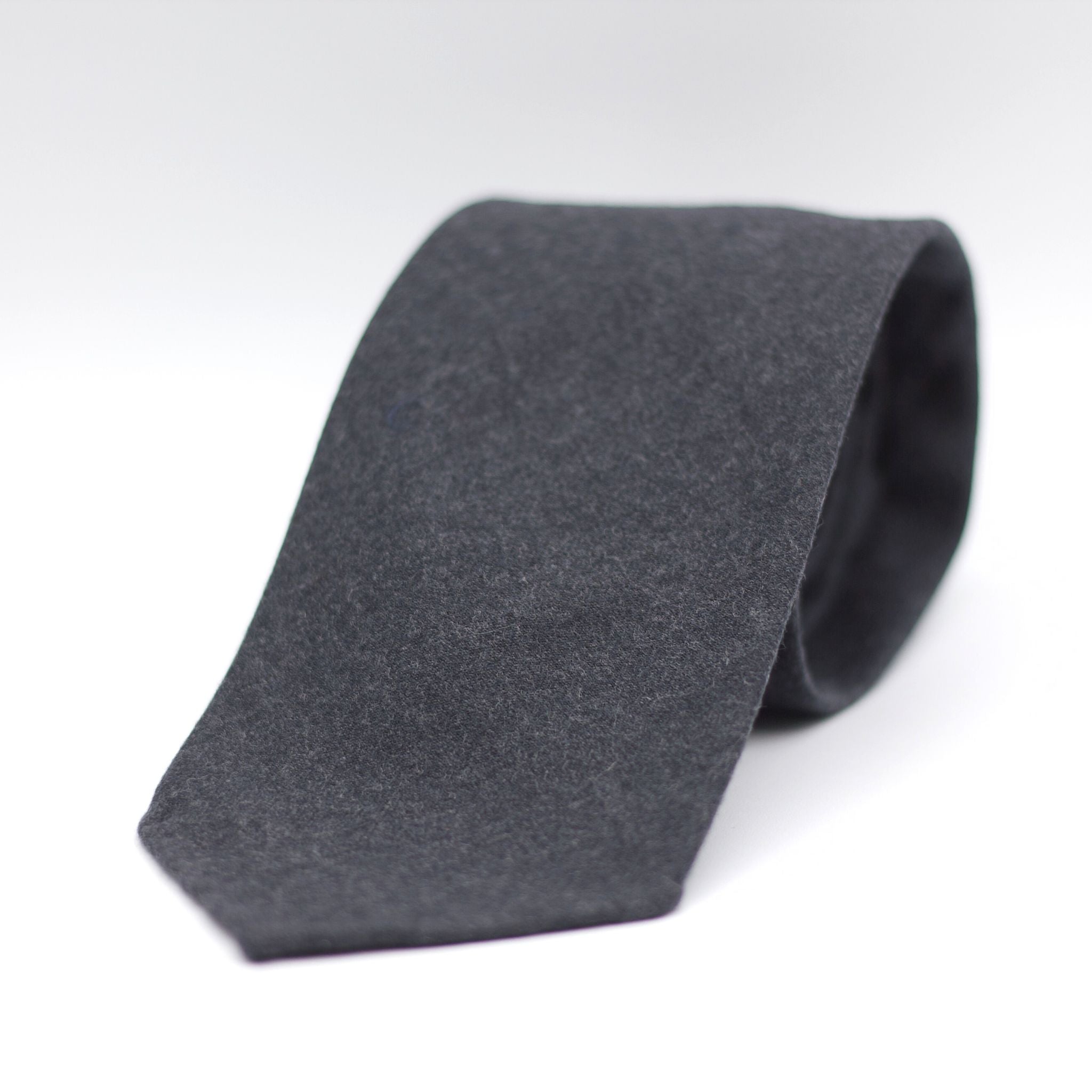 Cruciani & Bella 100% Wool Flannel Unlined Hand rolled blades Mid Grey Handmade in Italy 8 cm x 150 cm