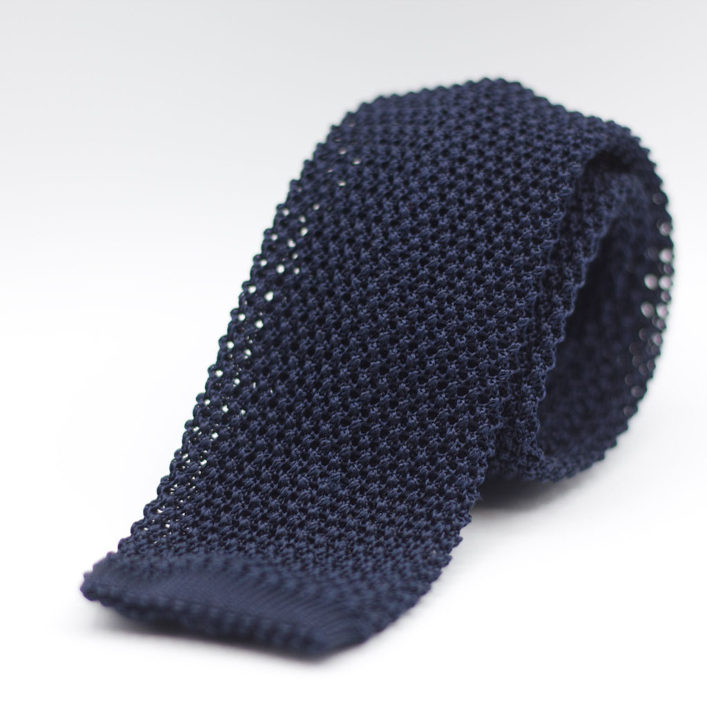 Holliday & Brown  100% Knitted Silk Handmade in Como, Italy Dark Blue tie 6 cm x 145 cm