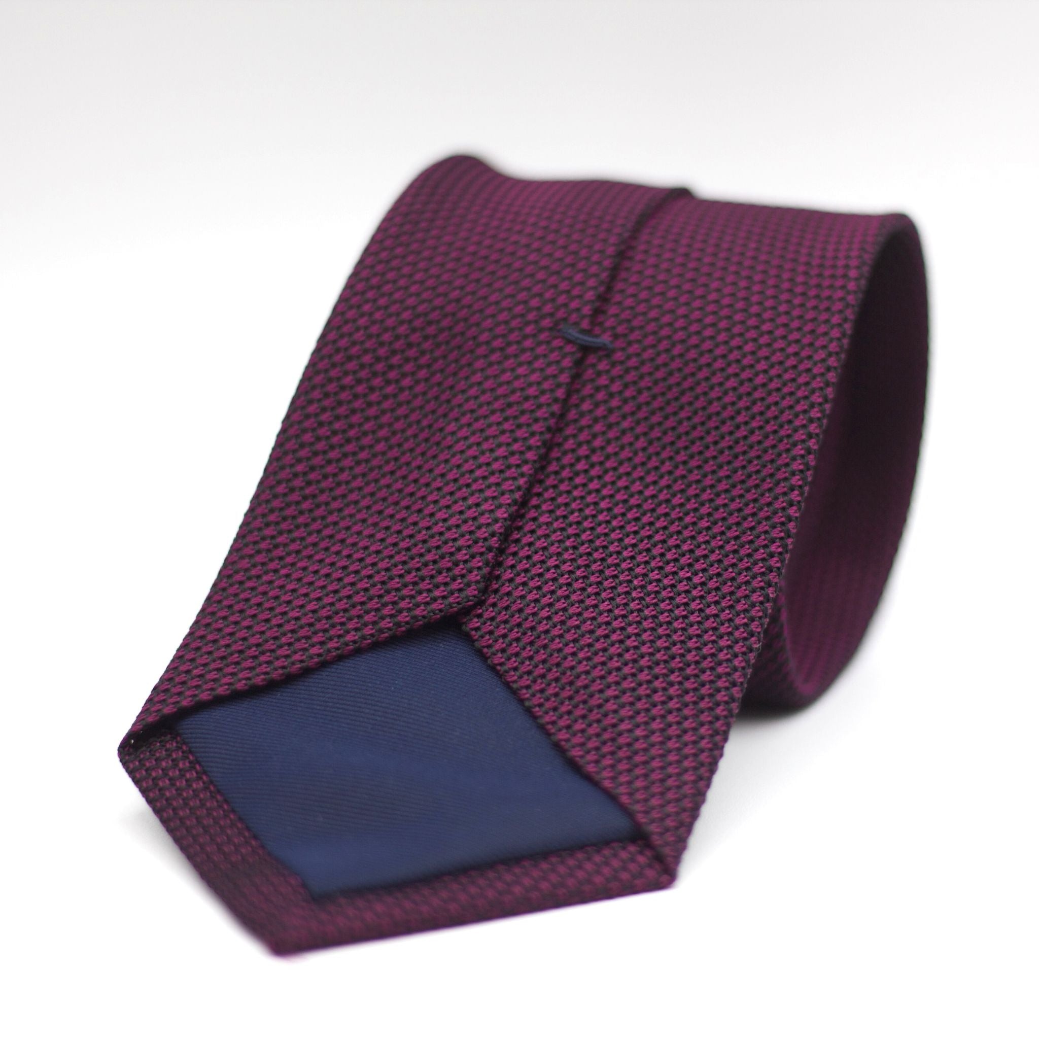Cruciani & Bella 100% Silk Grenadine garza fina  Tipped Hand rolled blades Purple and black  tie Handmade in Italy 8 cm x 150 cm