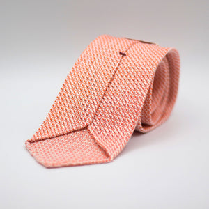 Salmon tie