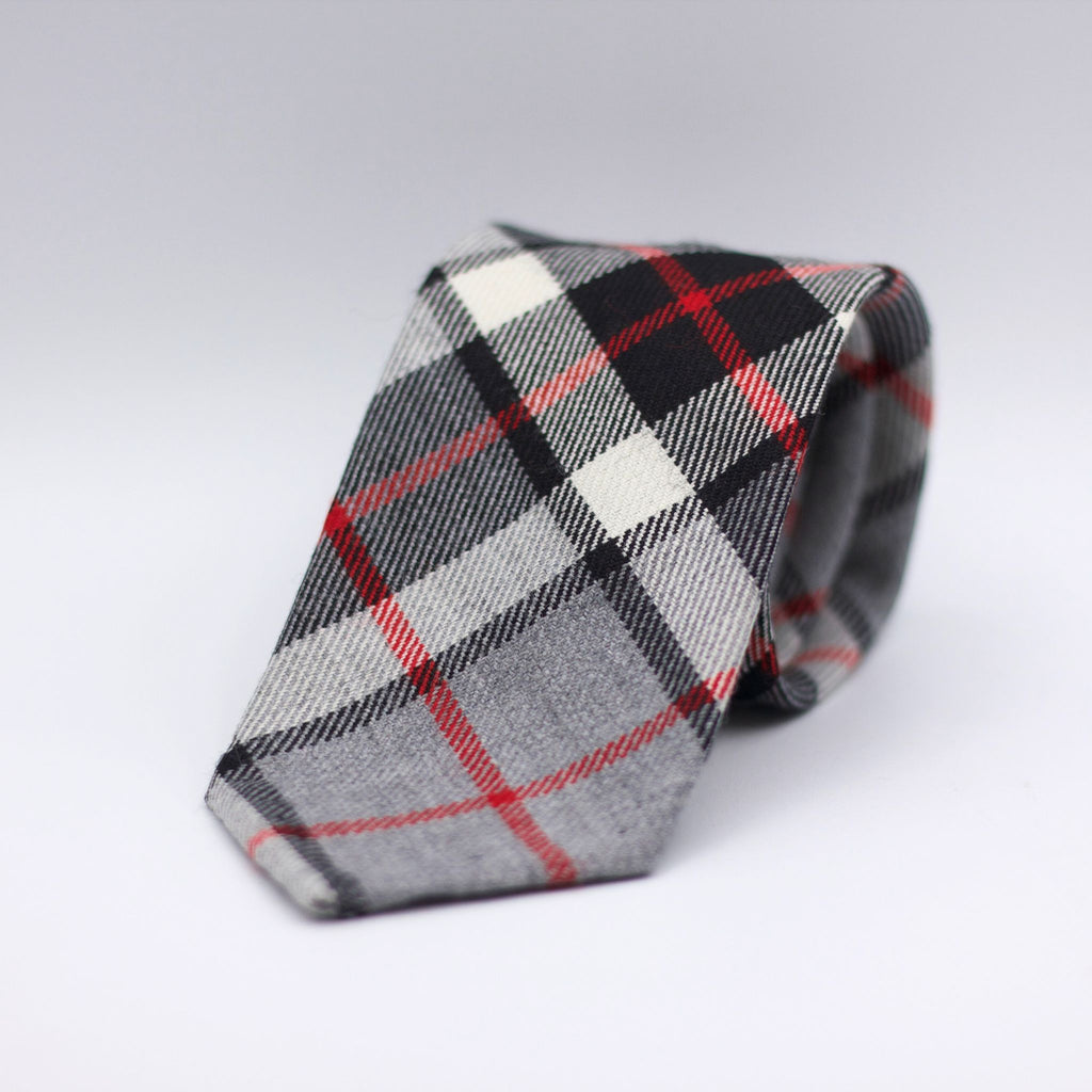 Cruciani & Bella 100% Italian Woven Wool Tartan Unlined Hand rolled blades Thomson Grey Modern Tartan tie Handmade in Italy 8 cm x 150 cm