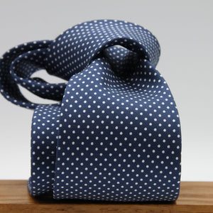 Cruciani &amp; Bella
100% Silk
Printed
Self-Tipped
Blue and White Pin Dots Tie
Handmade in Rome, Italy.
8 cm x 150 cm
#9302