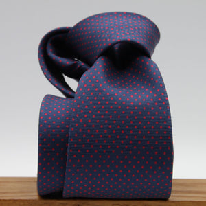 Cruciani &amp; Bella
100% Silk
Printed
Self-Tipped
Blue and Red Pin Dots Tie
Handmade in Rome, Italy.
8 cm x 150 cm
#9303
