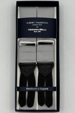 Albert Thurston for Cruciani &amp; Bella
Made in England
Adjustable Sizing
40 mm Woven Barathea&nbsp;
Grey&nbsp; braces
Braid ends
Y-Shaped
Nickel Fittings
Size Multifit Adjustable&nbsp;Length:&nbsp;115cm (= 45 inch) Maximum

#4981