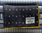 Cruciani &amp; Bella
Hand-rolled&nbsp;&nbsp;
100% Silk
Grey, Red, Yellow, Light Blue and White
Sea Motif Pocket Square
Made in Italy
33 cm X 33 cm
#10070