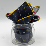 Cruciani &amp; Bella
Hand-rolled&nbsp;&nbsp;
100% Silk
Grey, Red, Yellow, Light Blue and White
Sea Motif Pocket Square
Made in Italy
33 cm X 33 cm
#10070