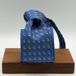 Cruciani &amp; Bella
100% Printed Silk&nbsp;
Tipped
Light Blue and Yellow Horsebit Motif Tie
Handmade in Italy
8,5 cm x 148 cm
New Old Stock
#10143