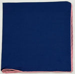 Cruciani &amp; Bella
Hand-rolled&nbsp;&nbsp;
100% Silk
Blue and Pink Border
Motif Pocket Square
Made in England
33 cm X 33 cm
#2633