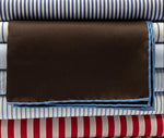 Cruciani &amp; Bella
Hand-rolled&nbsp;&nbsp;
100% Silk
Brown and Light Blue Border
Motif Pocket Square
Made in England
30 cm X 30 cm
#0869