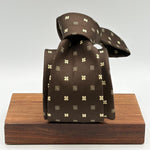 Holliday &amp; Brown Vintage
100% Woven Jacquard Silk&nbsp;
Tipped&nbsp;
Brown Tie
Gold Motf
Handmade in England
9 cm x 146 cm
#6604