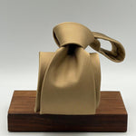 Holliday &amp; Brown Vintage
Woven Jacquard
100% Silk
Tipped&nbsp;
Gold Plain Tie
Handmade in England
9 cm x 146 cm
#6582
