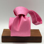 Holliday &amp; Brown Vintage
100% Silk
Tipped
Pink Plain Tie
Handmade in England
9 cm x 146 cm
#6589
