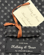 Holliday &amp; Brown Vintage
100% Silk
Tipped
Black and Off White circular pattern
Handmade in England
9,5 cm x 146 cm
#10194