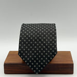 Holliday &amp; Brown Vintage
100% Silk
Tipped
Black and Off White circular pattern
Handmade in England
9,5 cm x 146 cm
#10194