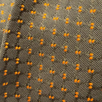 Drake's for Cruciani &amp; Bella
100% Silk
Wowen Jaquard
Tipped&nbsp;
Brown
Orange Motif
Handmade in England
9,5 cm x 146 cm
#6528
