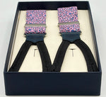 Cruciani &amp; Bella Suspender
Handmade in Italy&nbsp;
Adjustable Sizing
Madder Silk
35 mm Wide
Pink and Light Blue Motif&nbsp;
Braid Ends
Y-Shaped
Nickel Fittings
Size Multifit Adjustable&nbsp;Length: 125cm (= 49 inch) Maximum

#10191