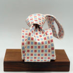 Drake's for Cruciani &amp; Bella
100% Printed Silk&nbsp;
Self Tipped
White, Light Blue and Red Motif
Handmade in England
9,5 cm x 148 cm