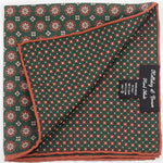 Holliday &amp; Brown
Hand-rolled&nbsp;&nbsp;
Holliday &amp; Brown for Cruciani &amp; Bella
100% Silk
Green, Light Brown and Beige
Double Faces
Motif&nbsp; Pocket Square
Handmade in Italy

32 cm X 32 cm
#10336