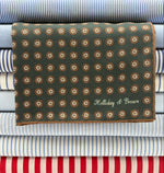 Holliday &amp; Brown
Hand-rolled&nbsp;&nbsp;
Holliday &amp; Brown for Cruciani &amp; Bella
100% Silk
Dust Grey, Brown and Hazelnut
Single Faces
Motif&nbsp; Pocket Square
Handmade in Italy

32 cm X 32 cm
#10339