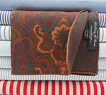 Holliday &amp; Brown
Hand-rolled&nbsp;&nbsp;
Holliday &amp; Brown for Cruciani &amp; Bella
100% Silk
Rust, Beige, Bleu and Red
Double Faces
Motif&nbsp; Pocket Square
Handmade in Italy

32 cm X 32 cm
#10346