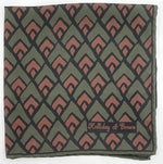 Holliday &amp; Brown
Hand-rolled&nbsp;&nbsp;
Holliday &amp; Brown for Cruciani &amp; Bella
100% Silk
Green, Light Brown and Black
Single Face
Motif&nbsp; Pocket Square
Handmade in Italy

32 cm X 32 cm
#10348