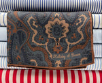 Holliday &amp; Brown
Hand-rolled&nbsp;&nbsp;
Holliday &amp; Brown for Cruciani &amp; Bella
100% Silk
Light Bleu, Beige, Rust
Double Faces
Motif&nbsp; Pocket Square
Handmade in Italy

32 cm X 32 cm
#10447